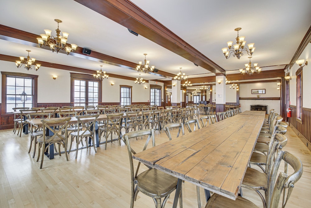 meeting & event spaces
