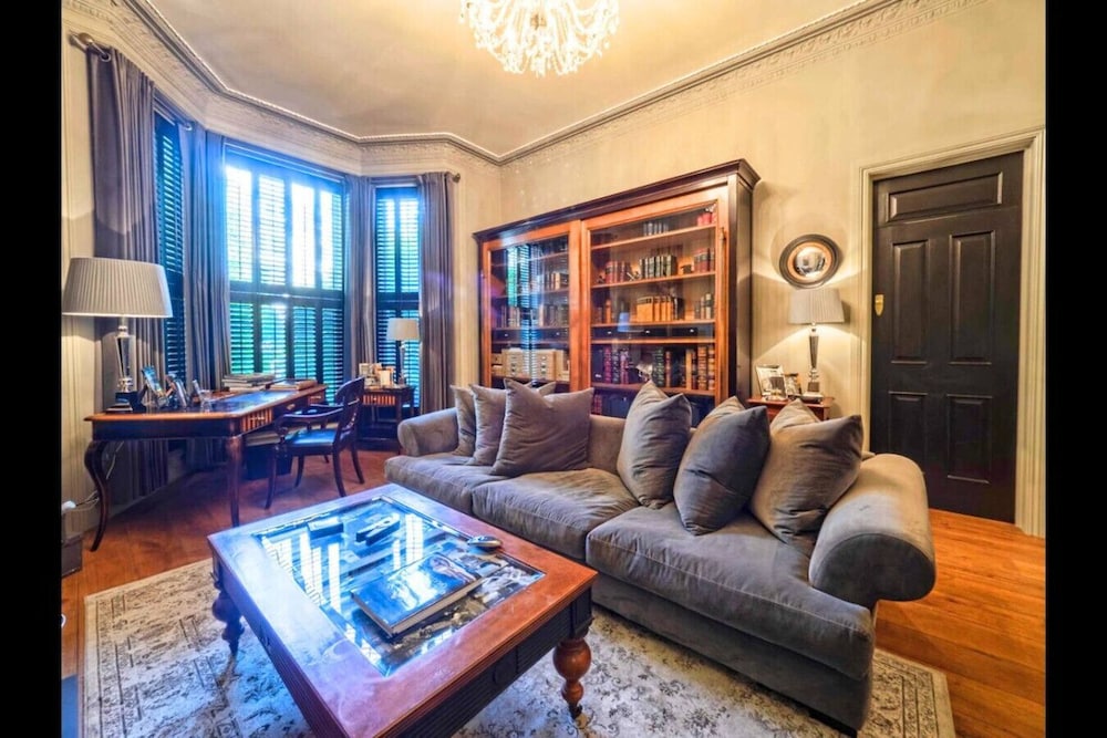 Holland Park Classic High Ceilings Luxury 2 Bed