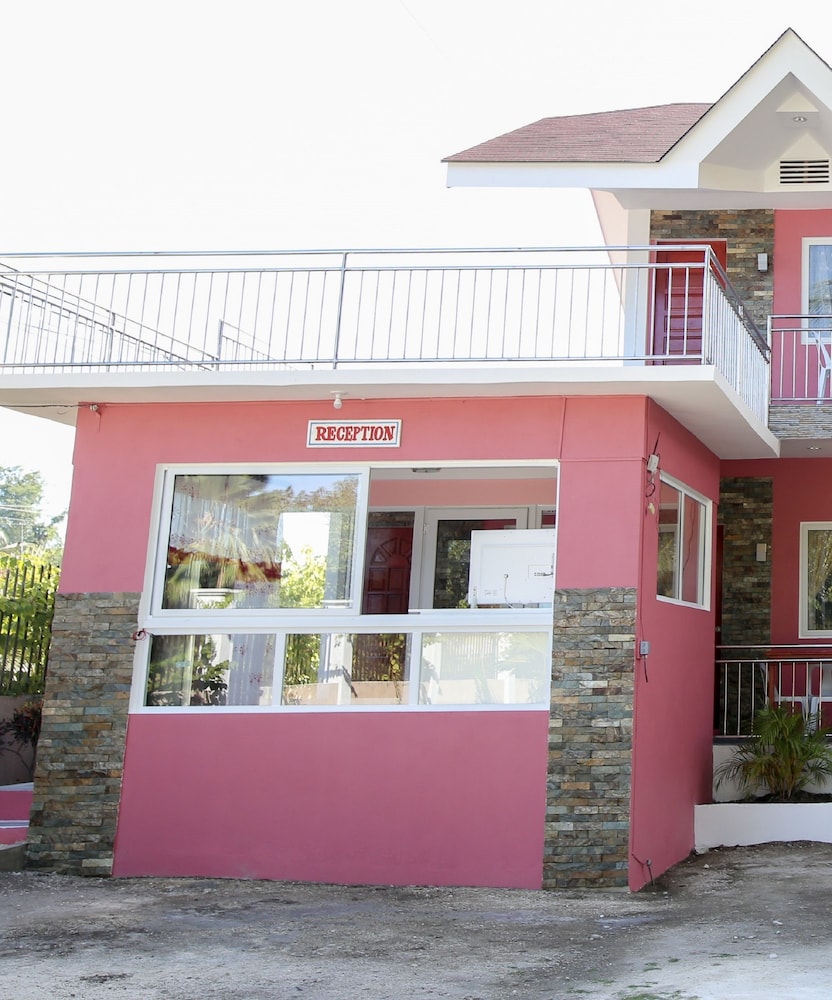Luzmin BH - Pink House