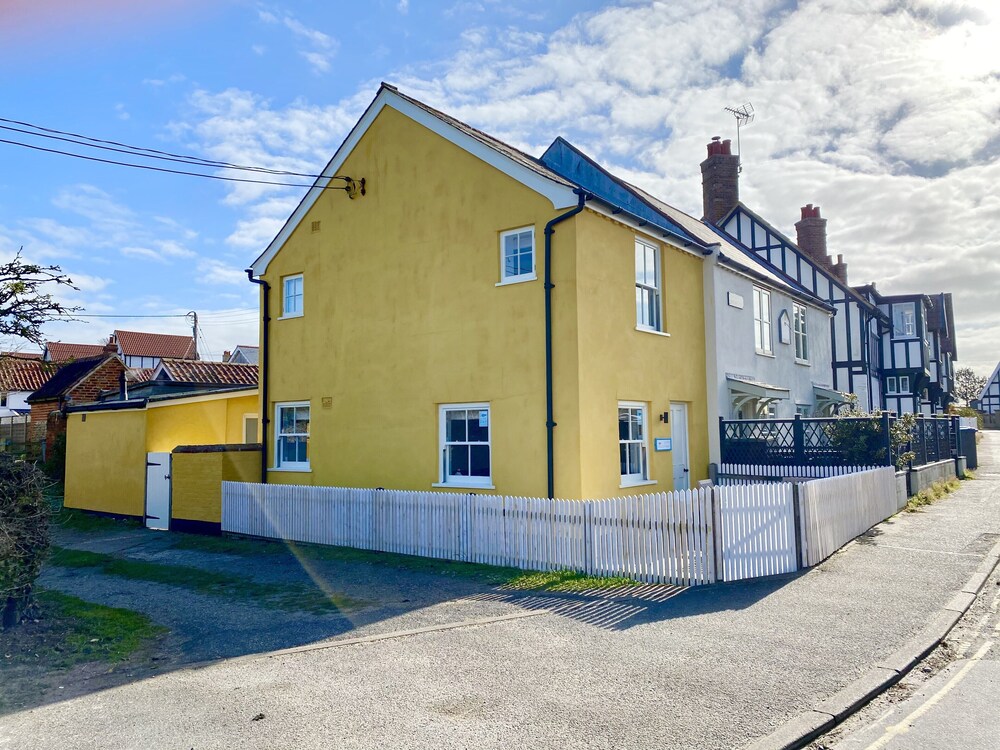 1 South Cottages