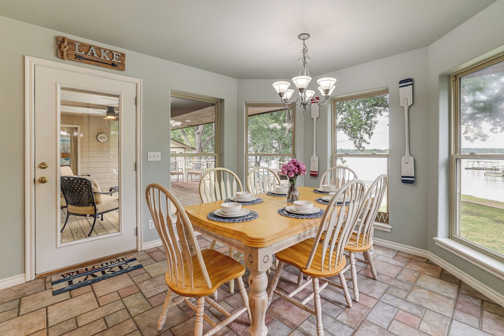 Bring Your Boat! Lakefront Home w/ Dock in Grove