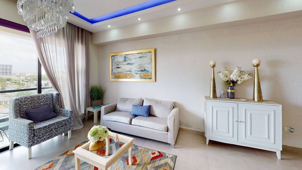 Luxury Condo 1 Br Pool Excellent Location