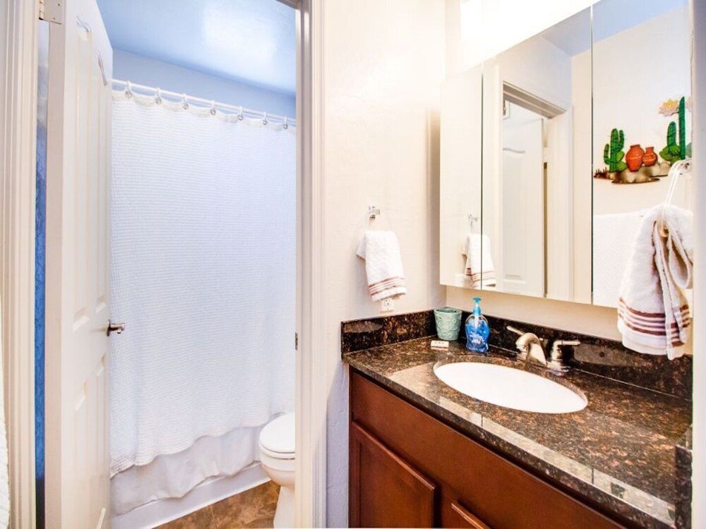 Beautiful Condo in Prime Scottsdale Location! view 4