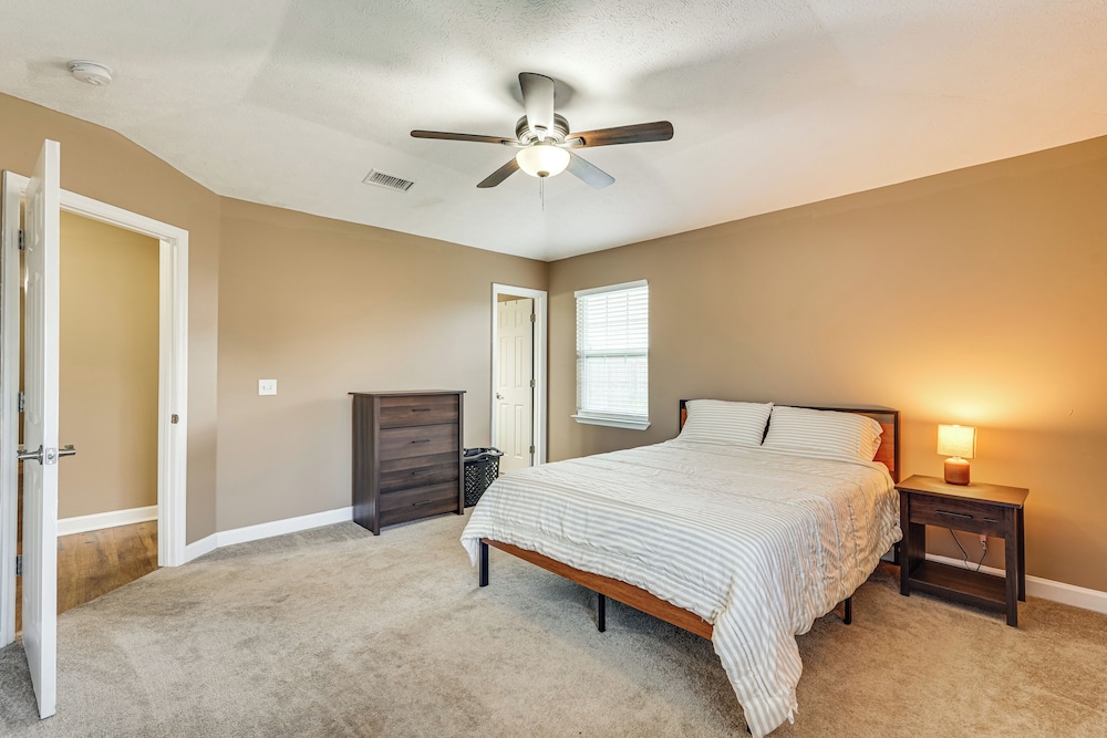 7 Mi to Dtwn Panama City: Family Home w/ Patio
