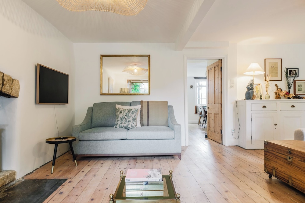 Historic 3 BD Cottage in the Cotswolds