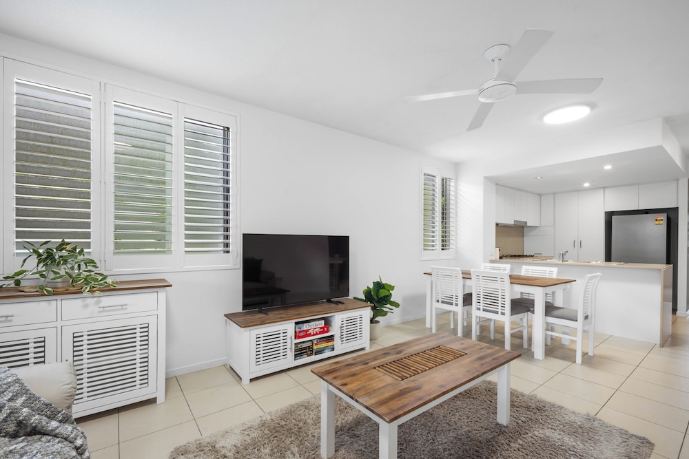 Pool View 3-Bed Oasis in Drift Resort