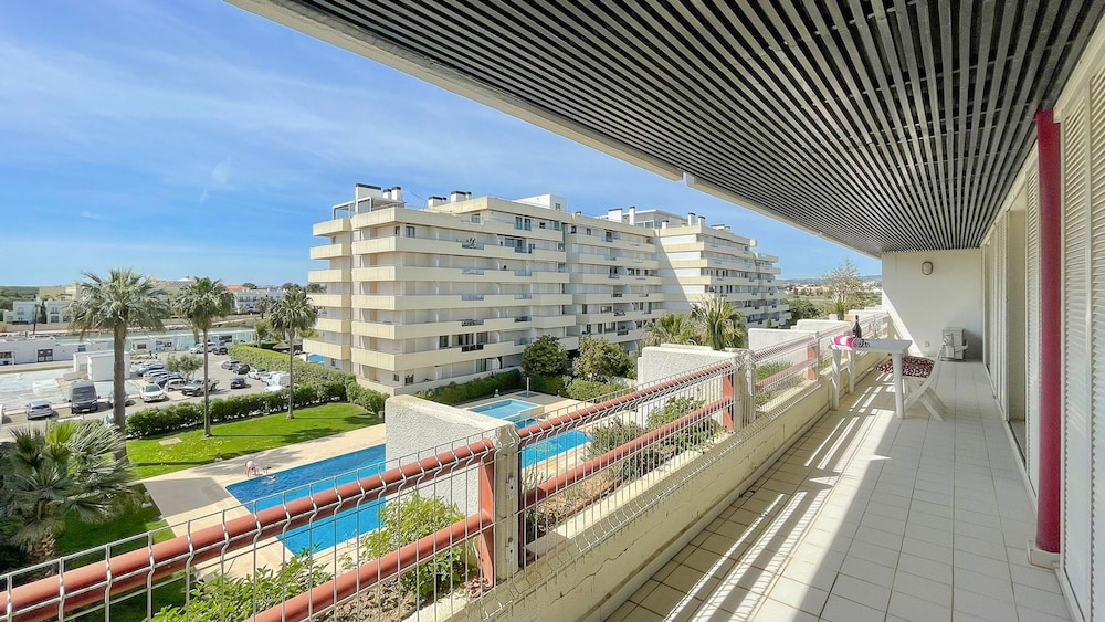 Poolside Bliss T1 HsR Vilamarina