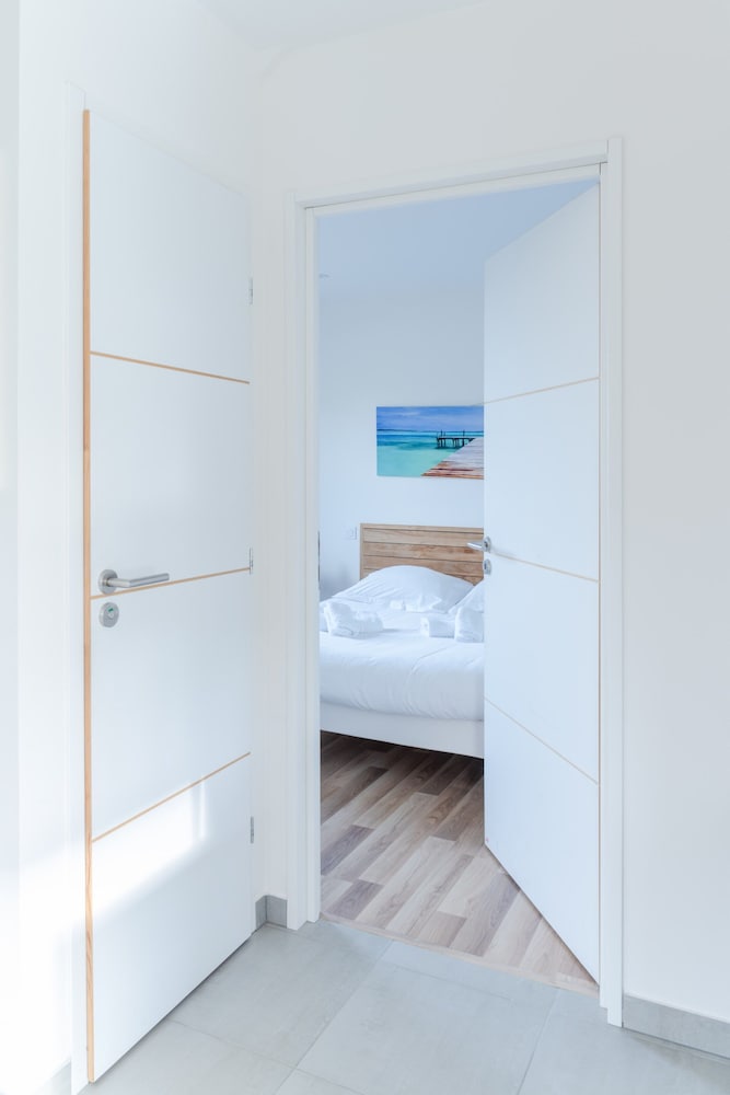 Holiday Home in Saint-pabu Near Beniguet Beach