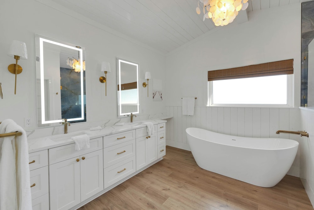 Suite Beach Tybee by Tybee Vacation Rentals
