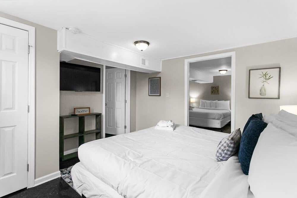 Dugan Ave Unit B