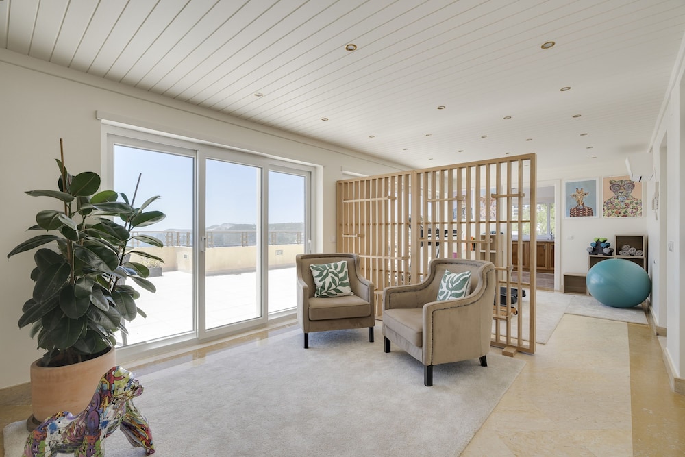 Coastline Arrabida Villa by Cadenzalux