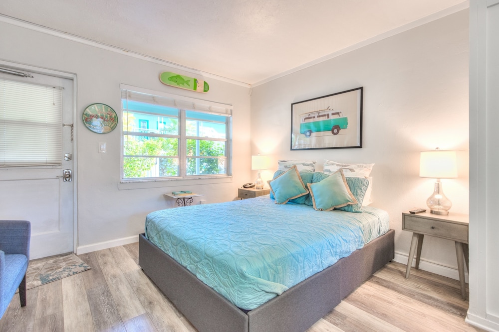 Tropic Terrace #15 - Beachfront Rental Studio Bedroom Condo by RedAwning view 2