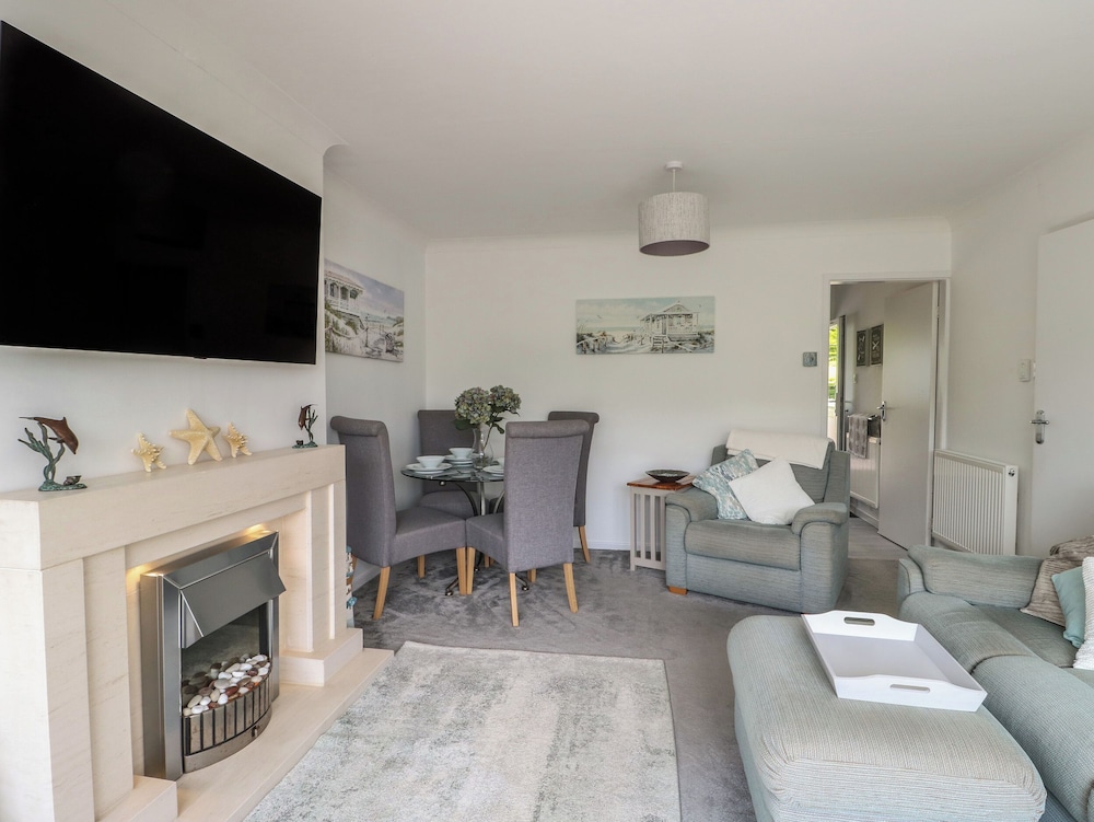 Benllech Bay Cottage