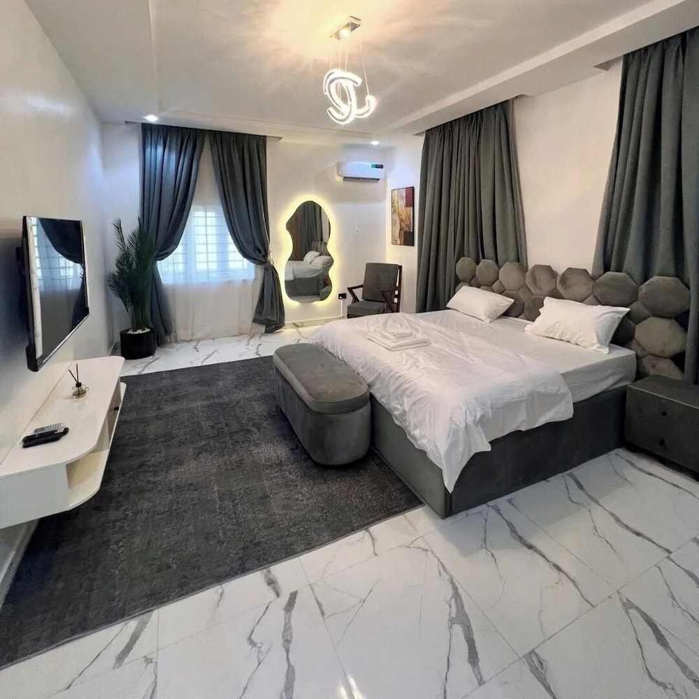 Royal Swiss Apartments and Suites