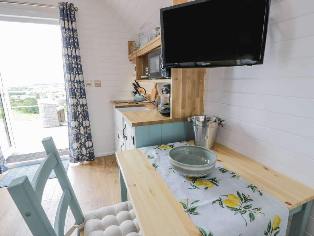 Laird Lodge 2