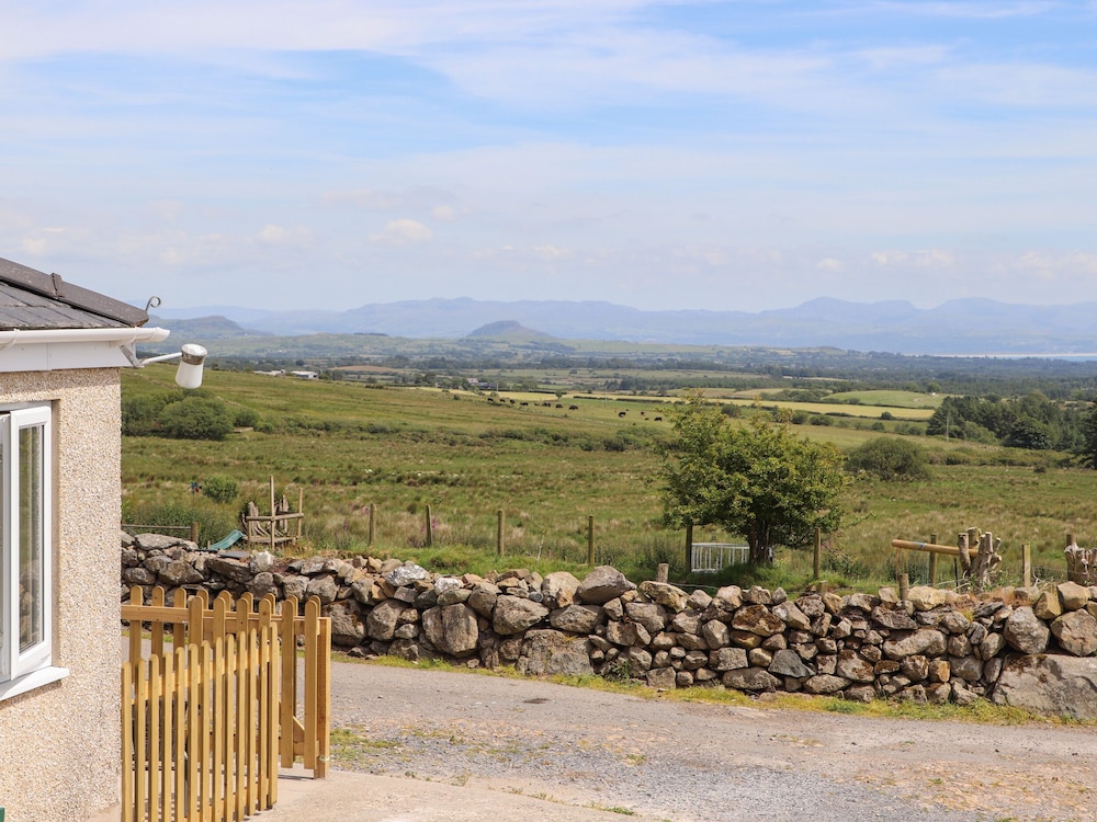 Cwm Ceiliog Annex