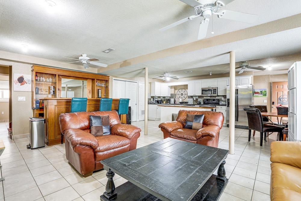 Pet-friendly Lilburn Duplex w/ Patio & Grills!