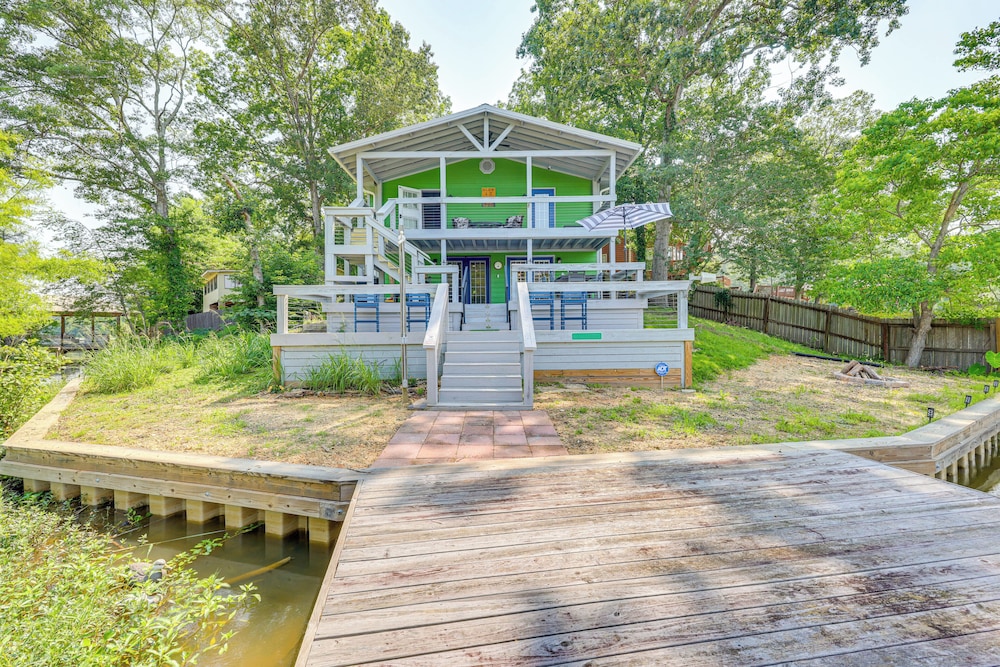 Private On-site Boat Dock: Remote Cabin in Titus