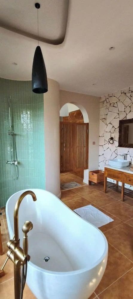 Hayha Villa - Tropical Garden Khem Beach