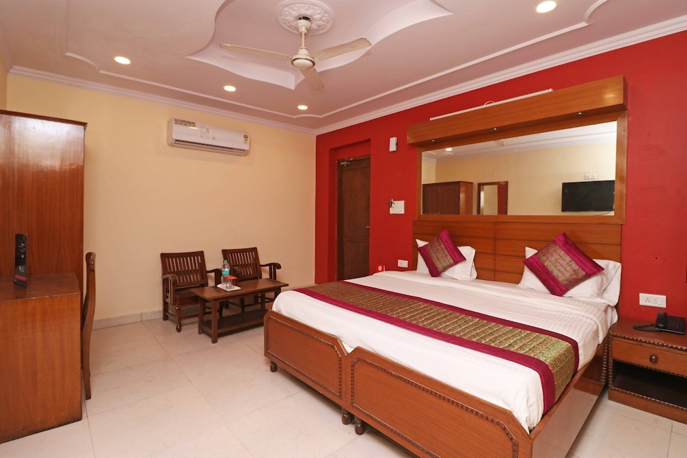 OYO 10661 DSR Classic