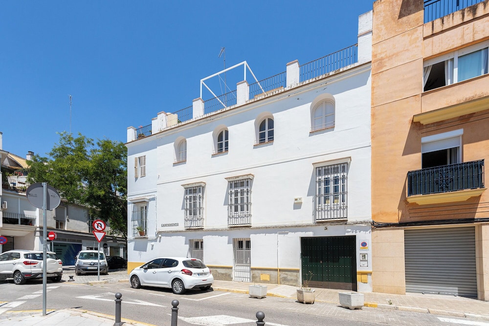 Traditional House With Private Terrace. Campamento