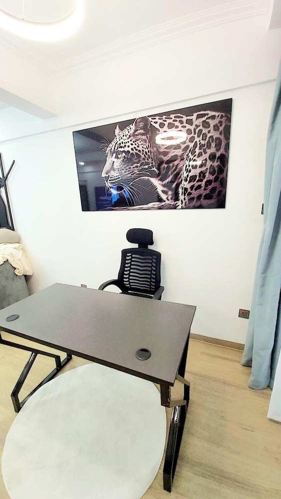 Luxurious Nairobi Condo With Rooftop Pool & Gym