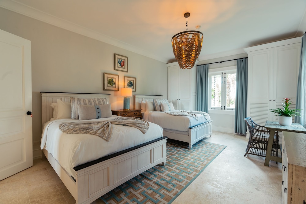 Oceanfront Luxury Villa With Amazing Staff