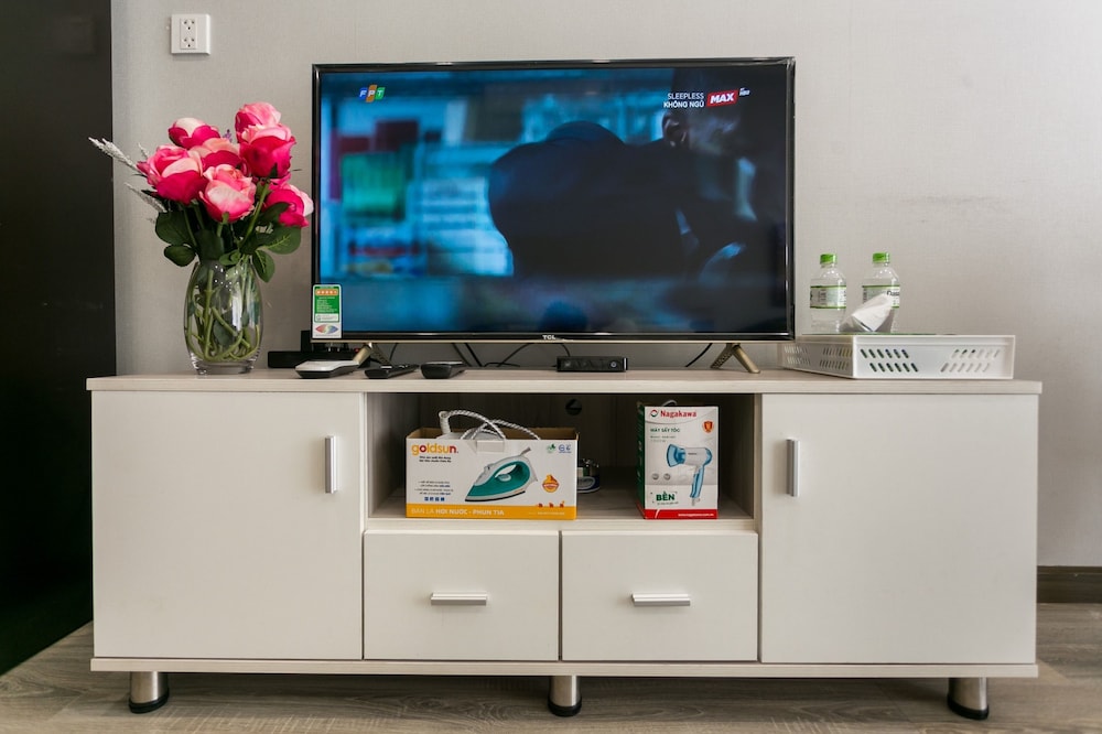 Jennifer House - Millenium Apartment