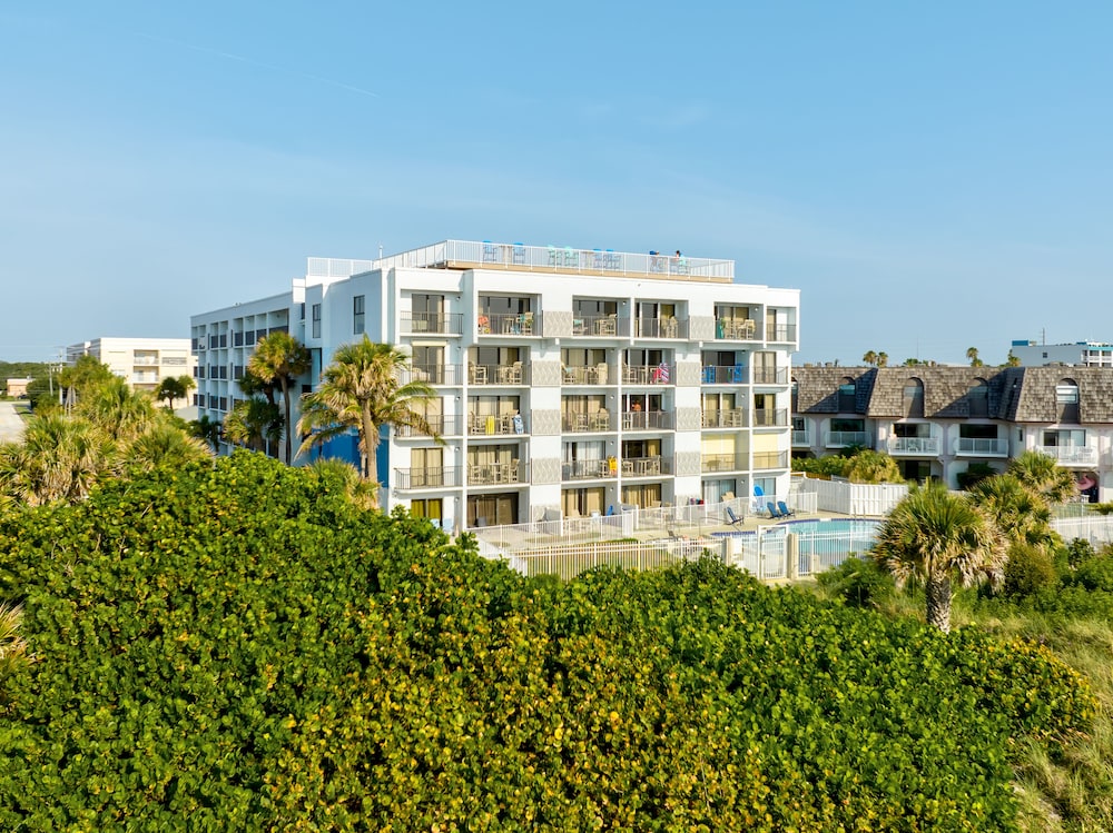 Chateau by the Sea - Happy Palm Stays