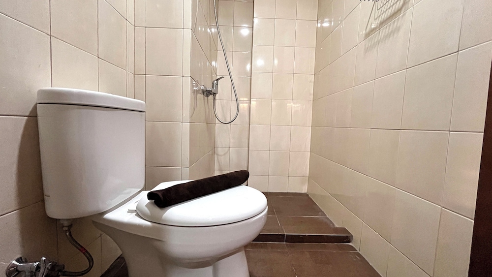 Warm And Homey 2Br At Vida View Makassar Apartment, Makassar - 12