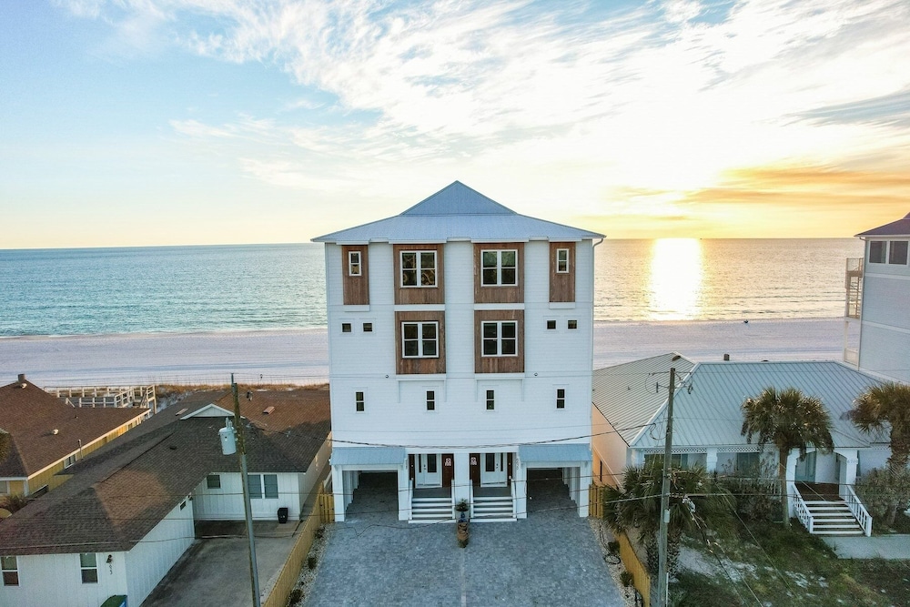 Joy By The Sea 5 Bedroom Home