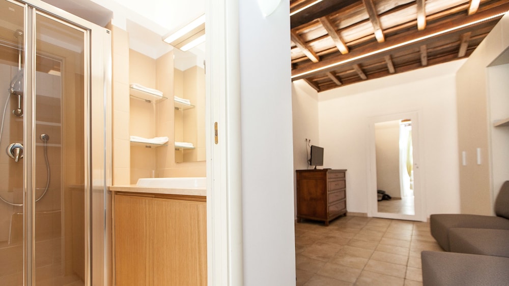 Rental in Rome Arenula Studio