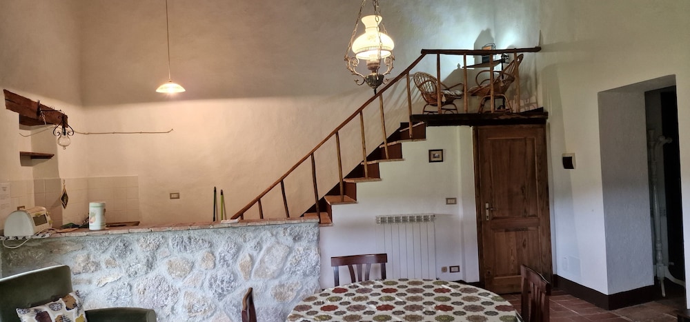 View of Monte Amiata for 3 Guests Agriturismo La Piaggia - Vivo D'orcia photo 5
