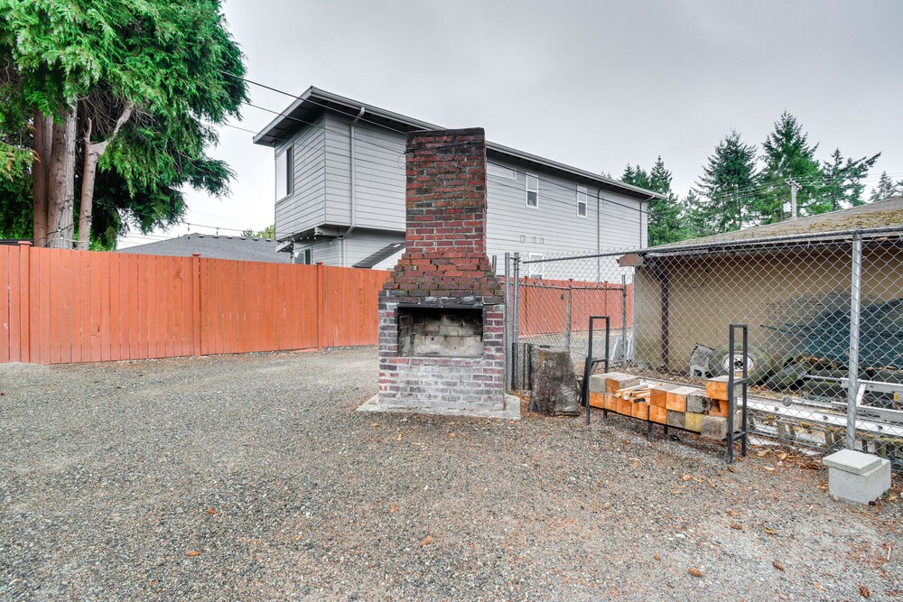 Tacoma Vacation Rental w/ Outdoor Fireplace - Property Image 9