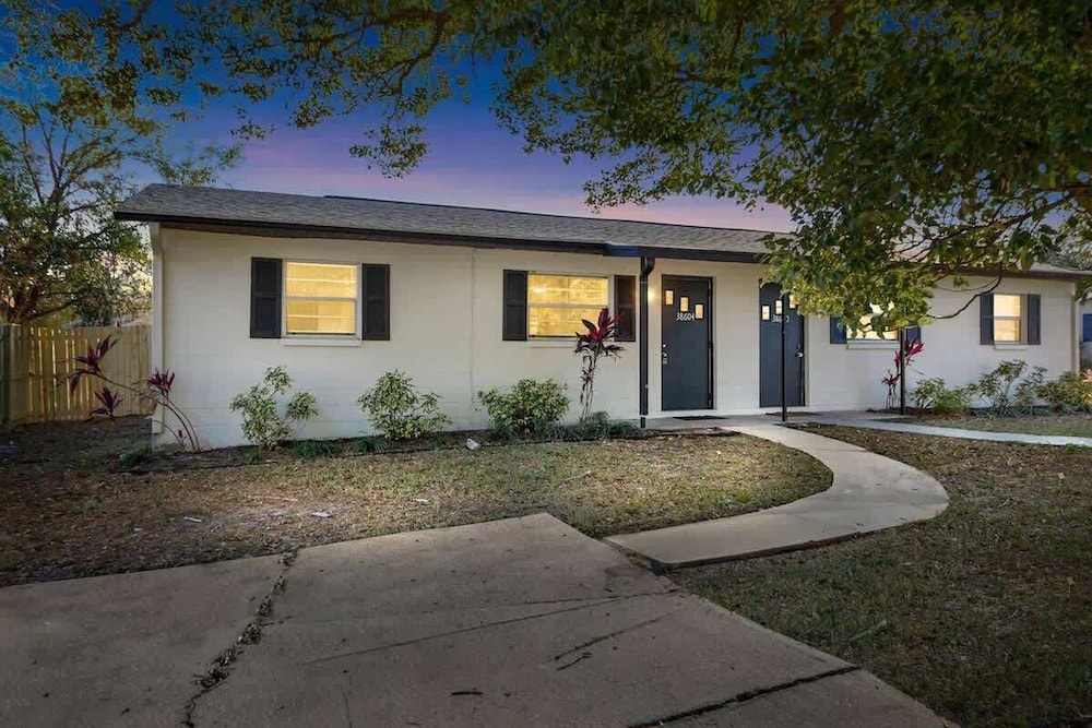 Charming Duplex in Zephyrhills! #2