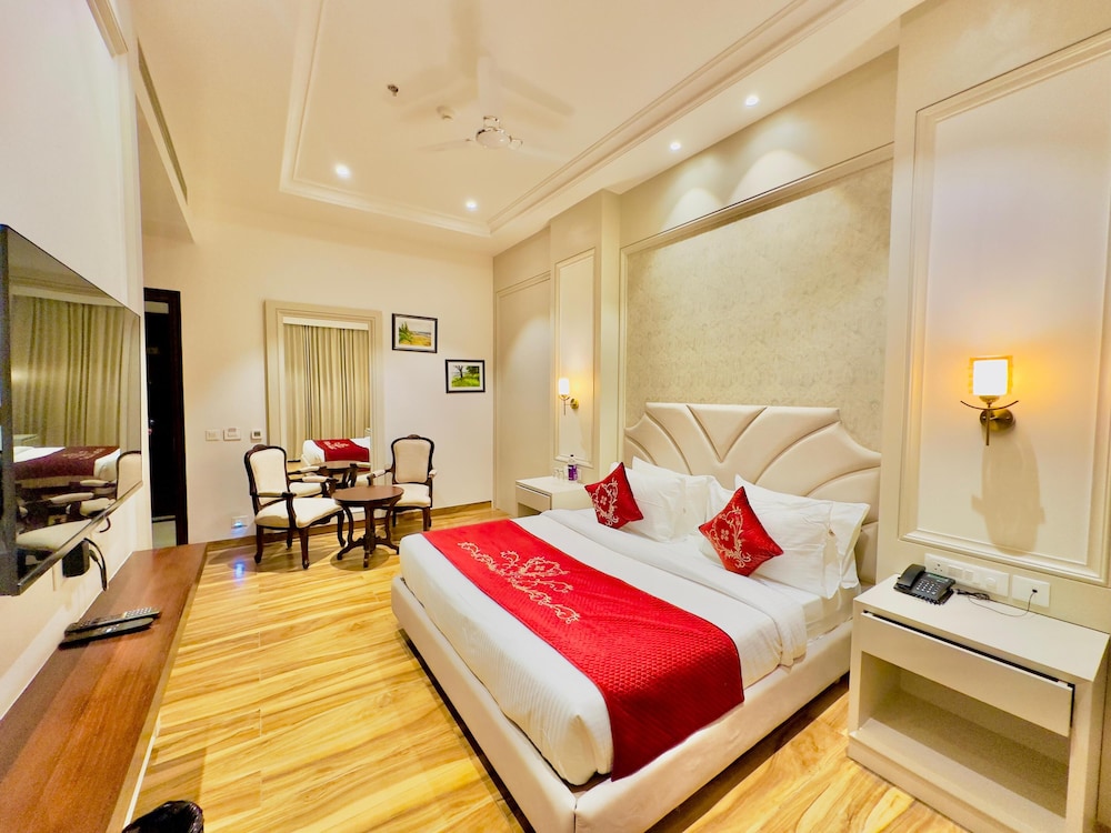 HOTEL SUKH FARM