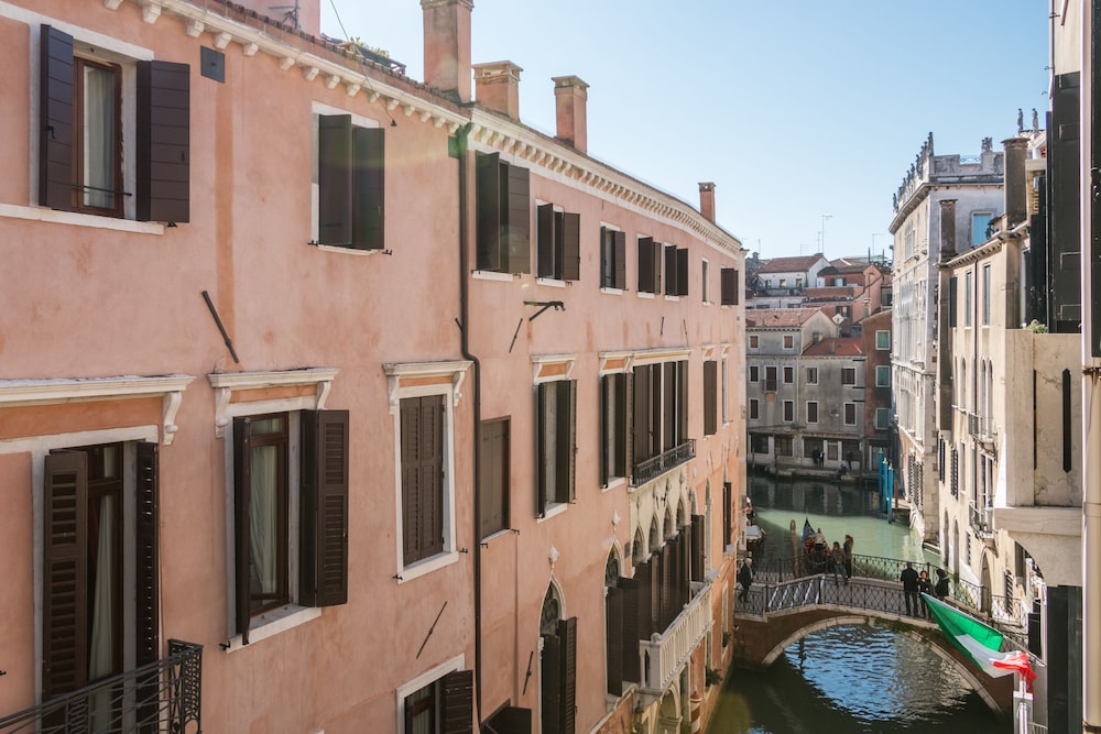 Rialto Bridge Venetian Style