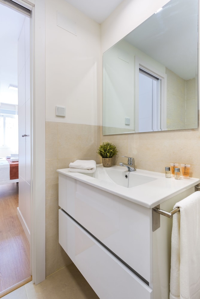 Brand New 2 BD Apartment in the Best Location - Pajaritos II view 4