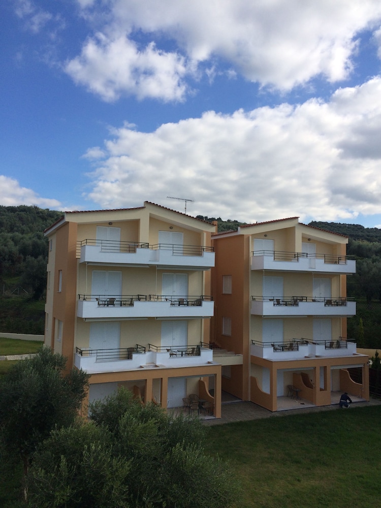 Anilio Plaza