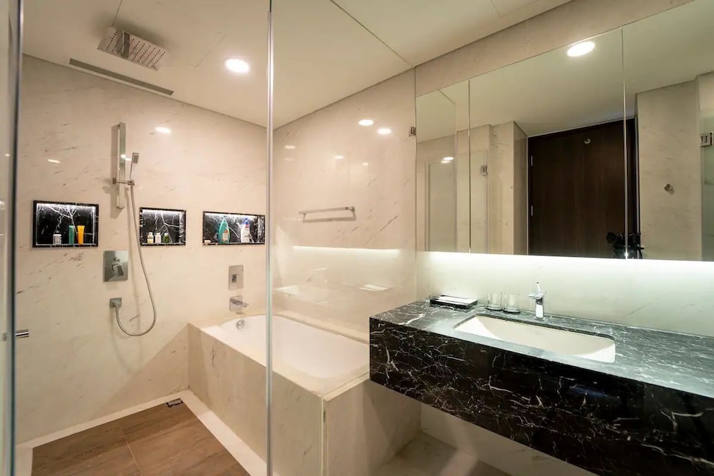 Serenity Sky Villas Luxury Apartment