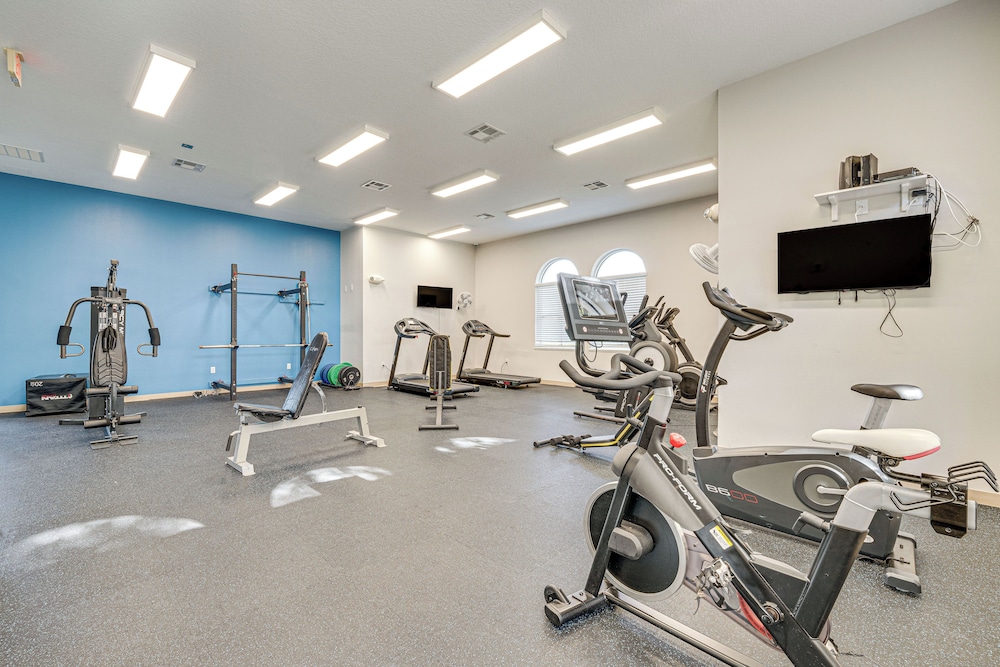 Game Room & Community Perks: Davenport Home!