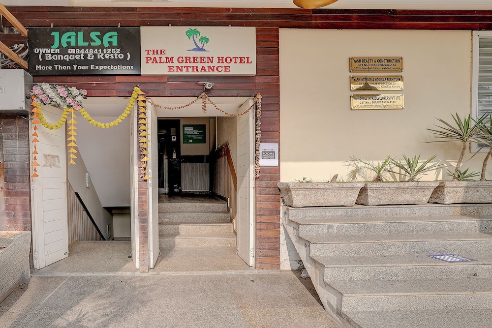 Fabhotel Palm Green
