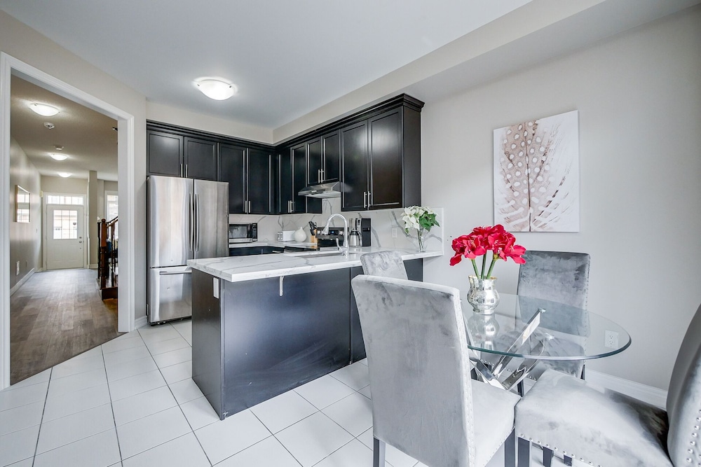 Aaira Suites 4 Bedroom - Image 4