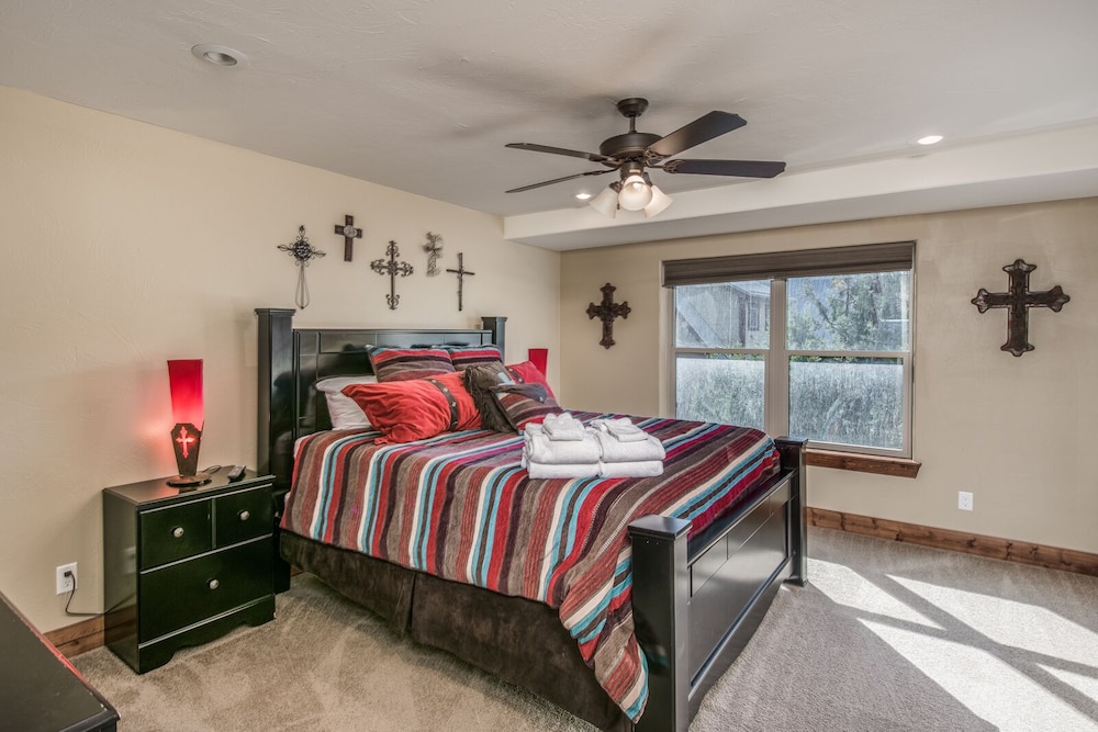 Abbey Lodge by Ruidoso Vacation Rentals view 5