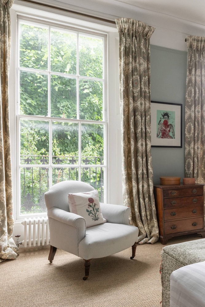 Rochester Road II by Onefinestay