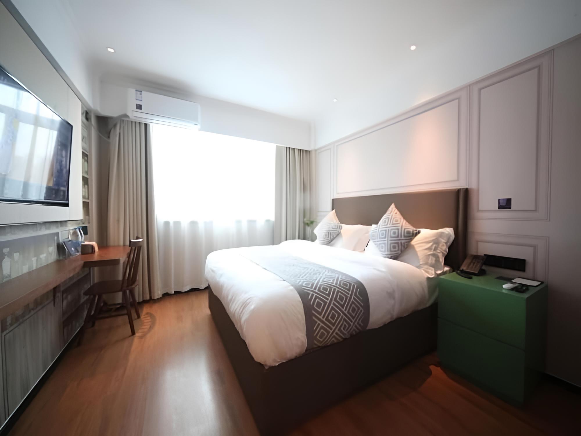 GEM Hotel Wuning Road Zhenping Road Metro Station
