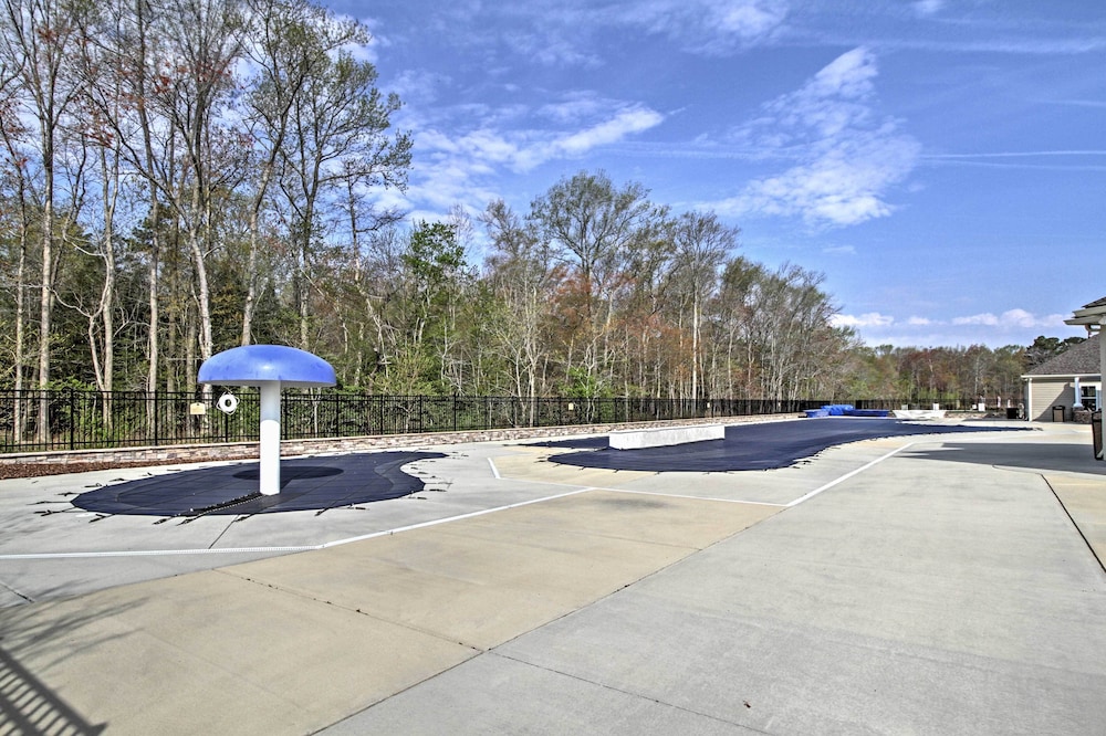 Shuttle to Bethany Beach: Stylish Home w/ Perks!