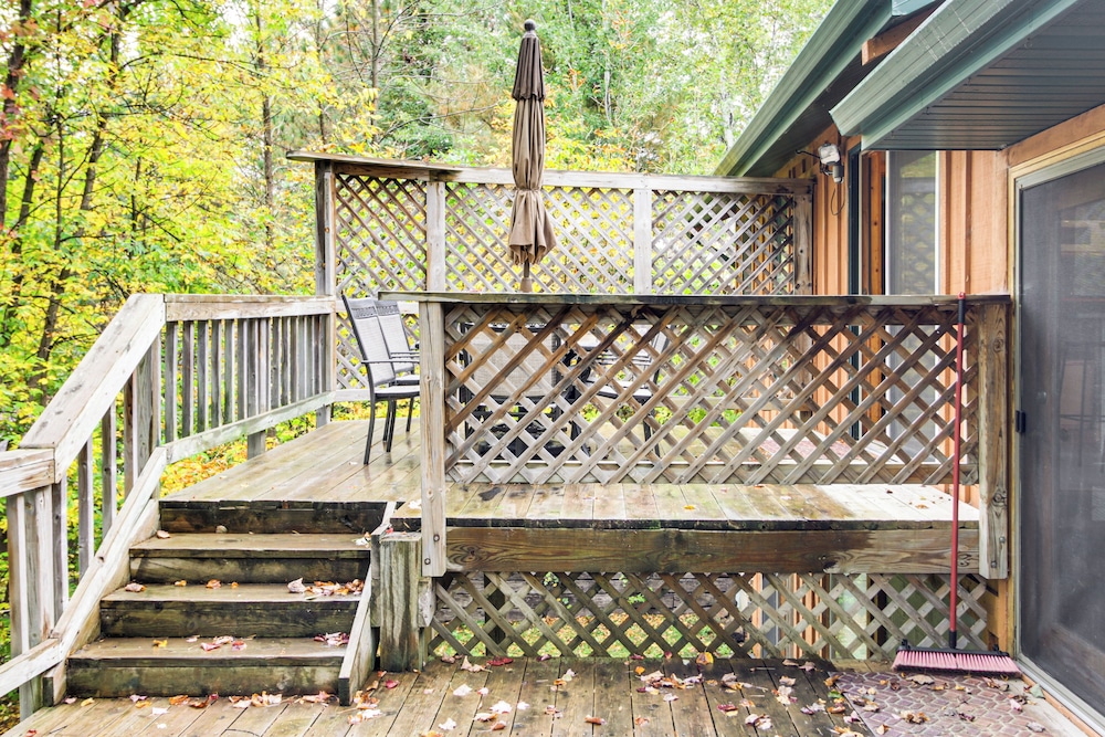 Sauna + Deck: Wooded Cabin on Lake Vermilion!