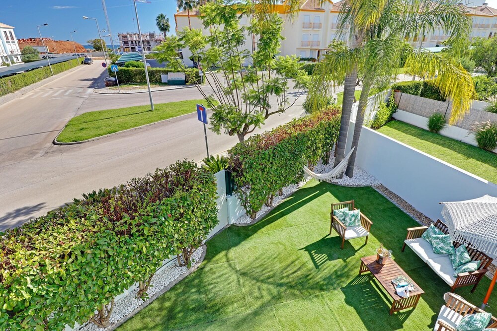Jungle Beach House in Quarteira