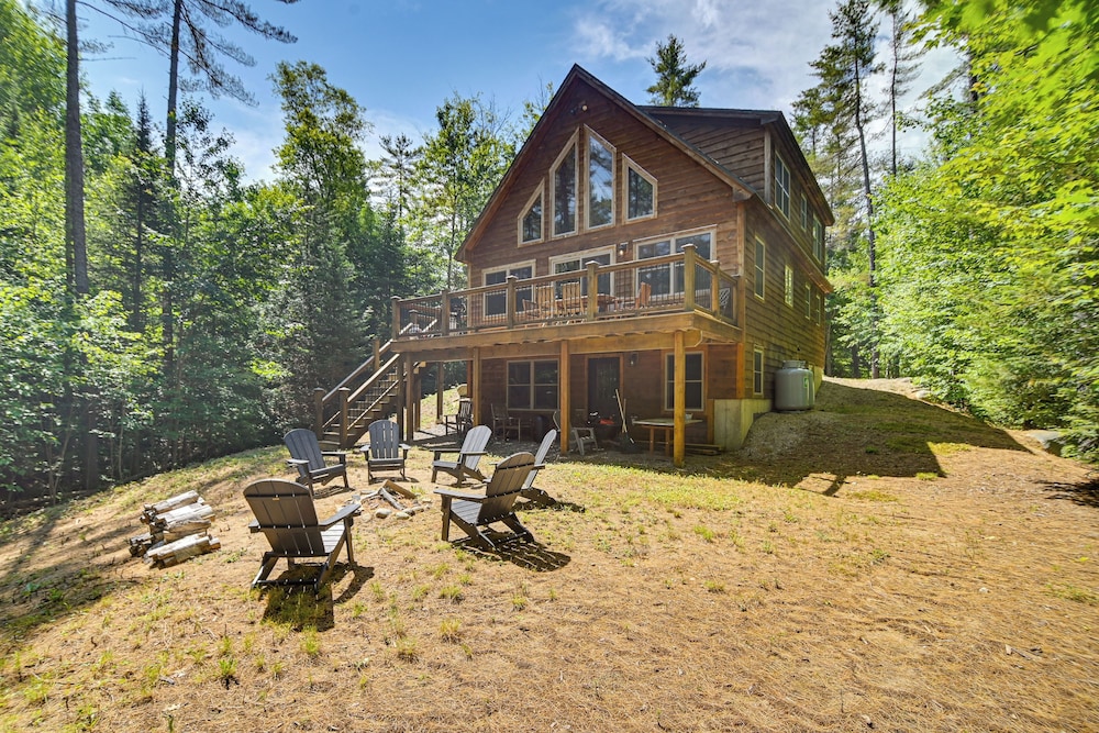 7 Mi to White Mountain NF - Woodsy Bethel Cabin!